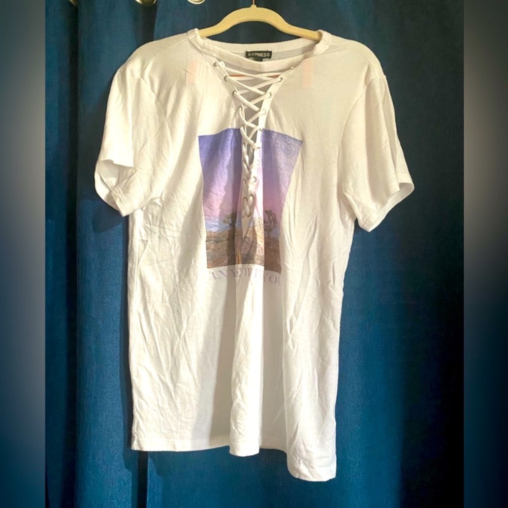 ⭐️Express Lace up Graphic Tee